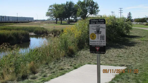 Dalby Memorial Park: Hole 4 · Tee pad · Sep 2016, photo by jeff Balthazore