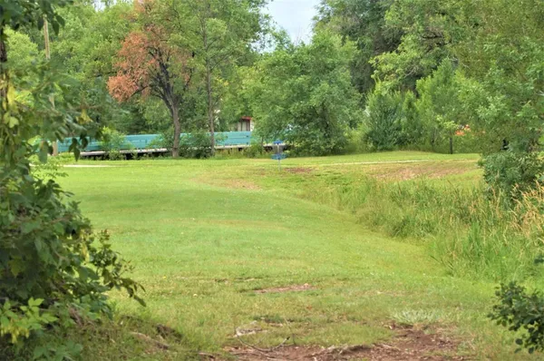 Jackson Park: Hole 3 · Tee pad, photo by Vern Lepine