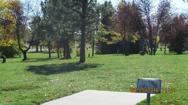 Energy Rotary Club Disc Golf Course: Hole 9 · Tee pad · Sep 2016, photo by jeff Balthazore