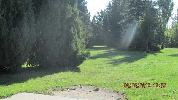 Energy Rotary Club Disc Golf Course: Hole 2 · Tee pad · Sep 2016, photo by jeff Balthazore