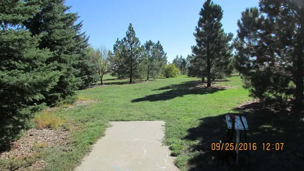 Energy Rotary Club Disc Golf Course: Hole 10 · Tee pad · Sep 2016, photo by jeff Balthazore